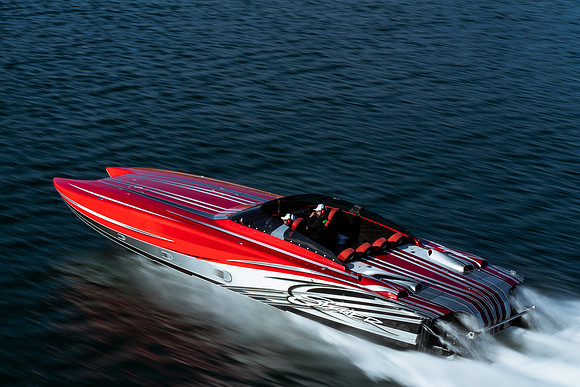 speedboat-mag-desert-storm-2022-tom-leigh-0550