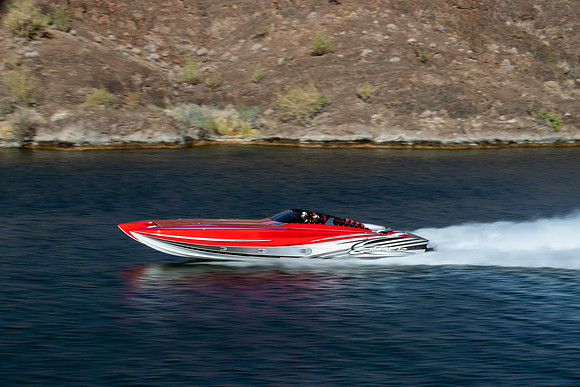 speedboat-mag-desert-storm-2022-tom-leigh-0501