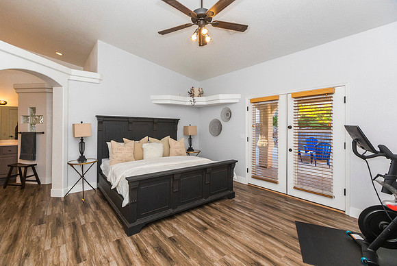 stacy-johnson-via-del-lago-2020-tom-leigh-48