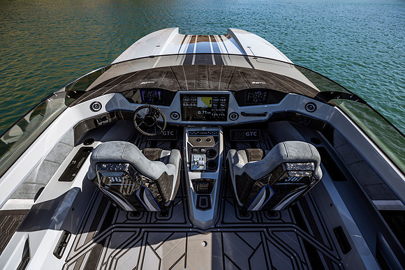 interceptor-boats-2026-tom-leigh-7633