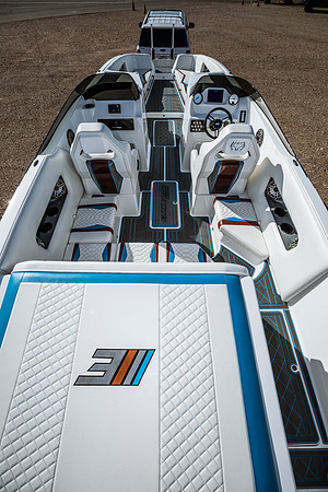 eliminator-boats-fundeck-2023-tom-leigh-4184