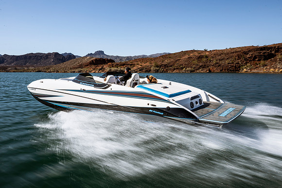 eliminator-boats-fundeck-2023-tom-leigh-4599