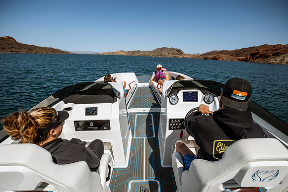 eliminator-boats-fundeck-2023-tom-leigh-4701