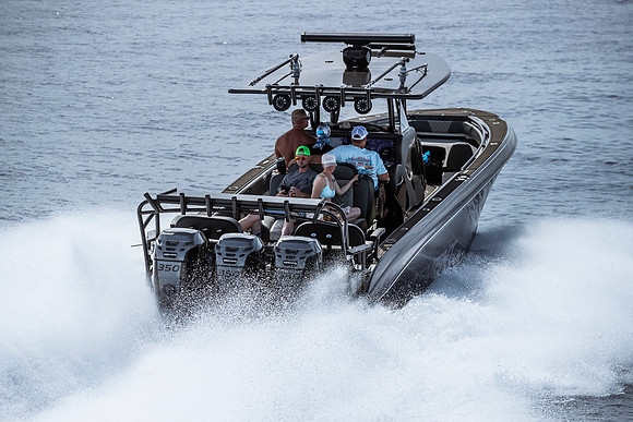 bahamas-fast-boats-poker-run-2025-tom-leigh-7593