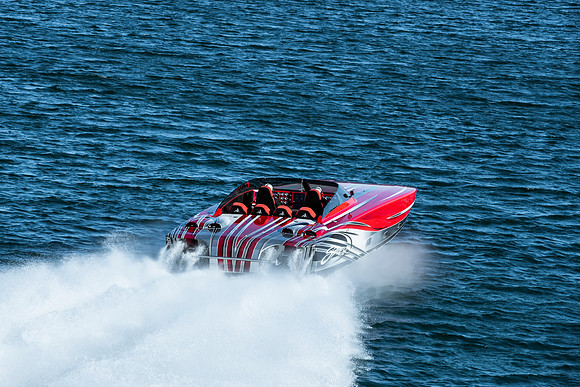speedboat-mag-desert-storm-2022-tom-leigh-0748