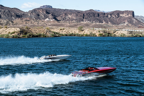 speedboat-mag-desert-storm-2022-tom-leigh-0703