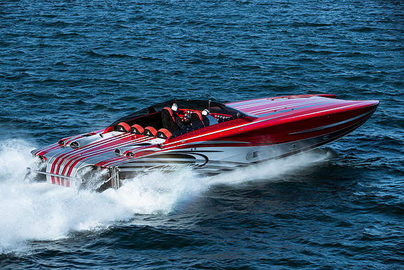 speedboat-mag-desert-storm-2022-tom-leigh-0716