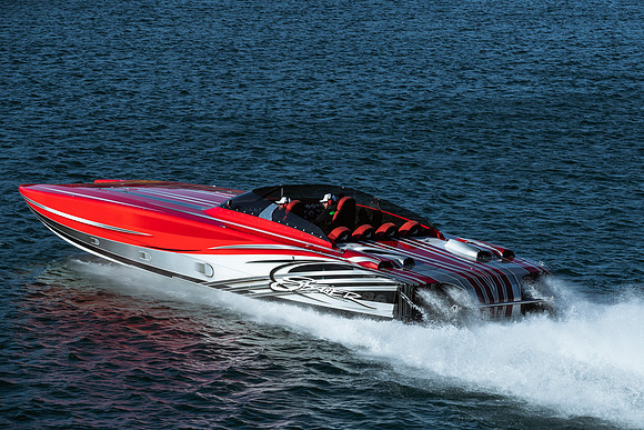 speedboat-mag-desert-storm-2022-tom-leigh-0583