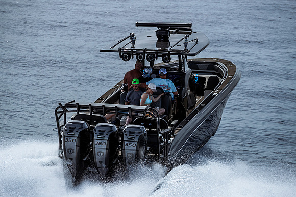 bahamas-fast-boats-poker-run-2025-tom-leigh-7595