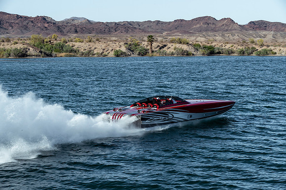 speedboat-mag-desert-storm-2022-tom-leigh-0887