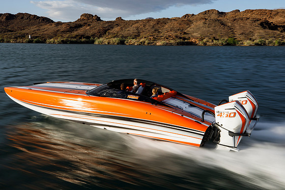 speedboat-mag-desert-storm-2022-tom-leigh-7991