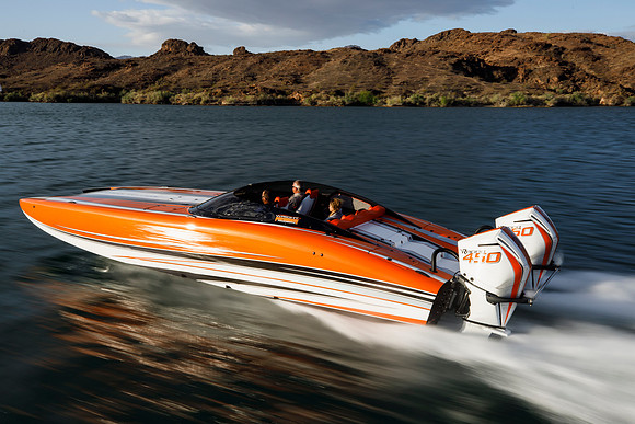 speedboat-mag-desert-storm-2022-tom-leigh-7984