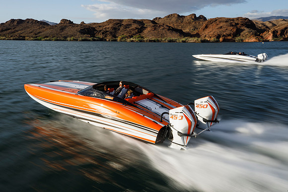 speedboat-mag-desert-storm-2022-tom-leigh-7959