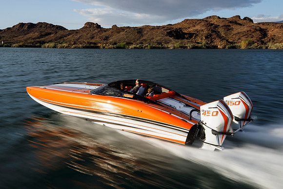 speedboat-mag-desert-storm-2022-tom-leigh-7973