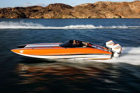 speedboat-mag-desert-storm-2022-tom-leigh-7945