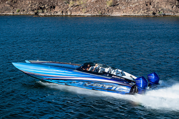 speedboat-mag-desert-storm-2022-tom-leigh-0235
