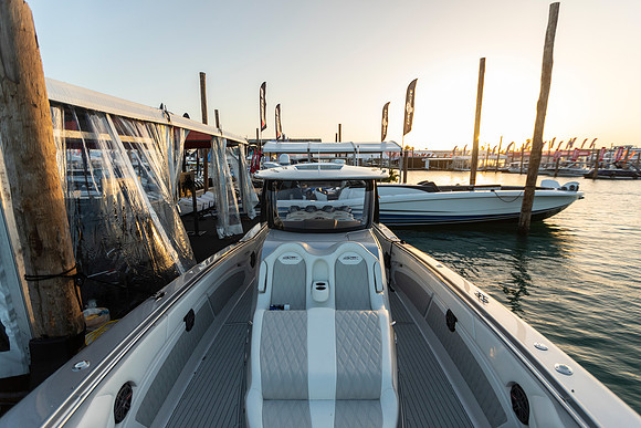 miami-boat-show-2020-tom-leigh-160