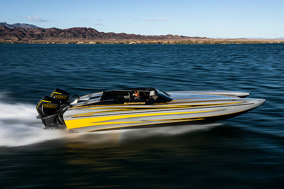 speedboat-mag-desert-storm-2022-tom-leigh-9017