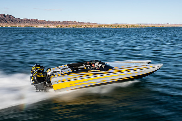 speedboat-mag-desert-storm-2022-tom-leigh-9001