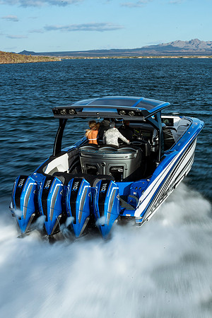 speedboat-mag-desert-storm-2022-tom-leigh-9225