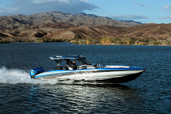 speedboat-mag-desert-storm-2022-tom-leigh-9150