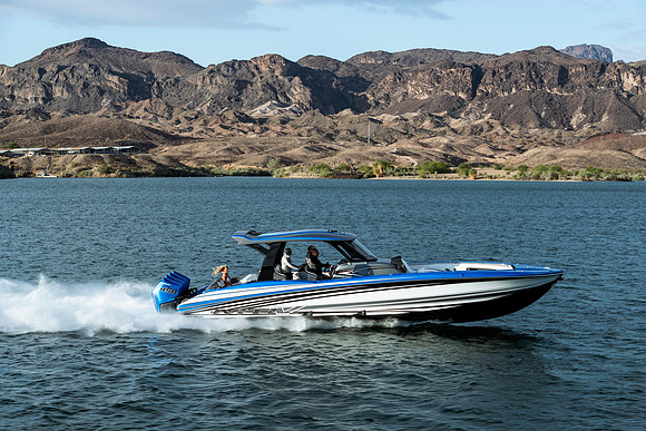 speedboat-mag-desert-storm-2022-tom-leigh-9109