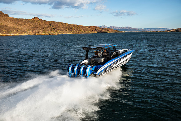 speedboat-mag-desert-storm-2022-tom-leigh-7823