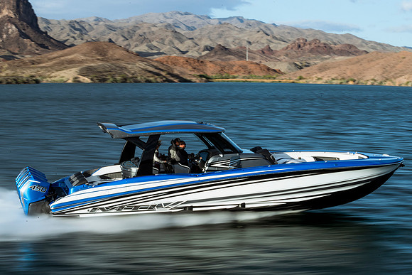 speedboat-mag-desert-storm-2022-tom-leigh-9139