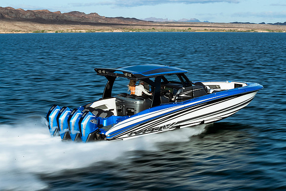 speedboat-mag-desert-storm-2022-tom-leigh-9254