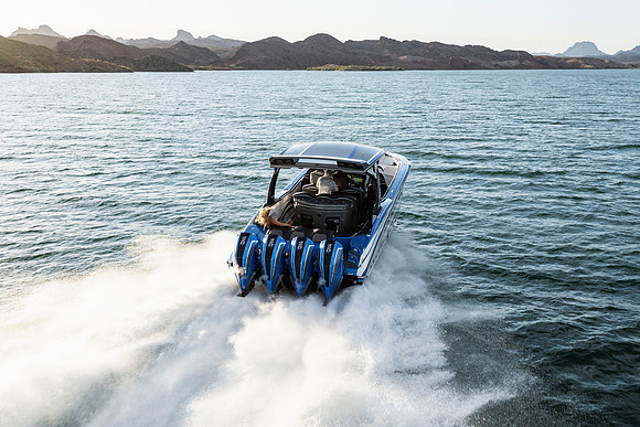 speedboat-mag-desert-storm-2022-tom-leigh-7607
