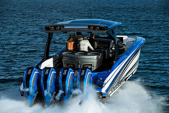 speedboat-mag-desert-storm-2022-tom-leigh-9285