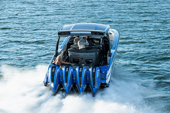 speedboat-mag-desert-storm-2022-tom-leigh-8853