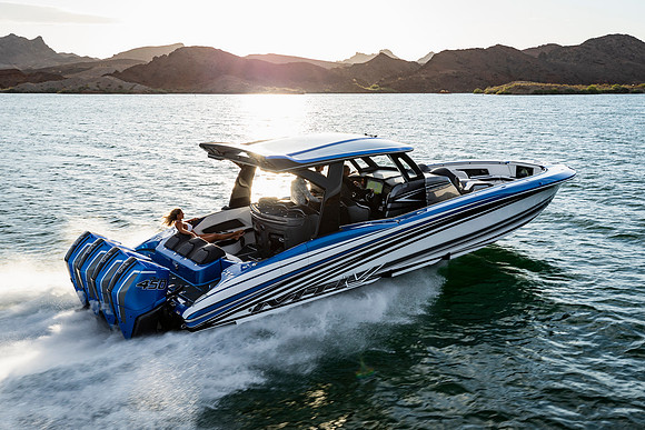 speedboat-mag-desert-storm-2022-tom-leigh-7614
