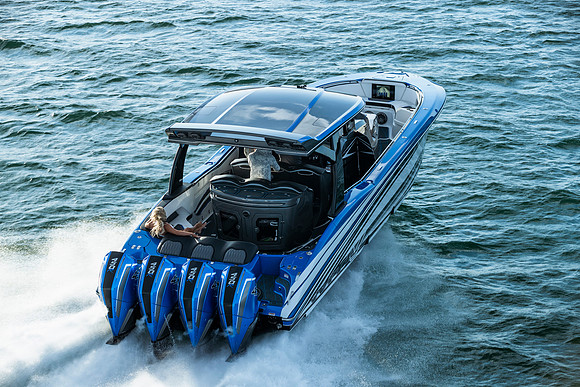 speedboat-mag-desert-storm-2022-tom-leigh-8840