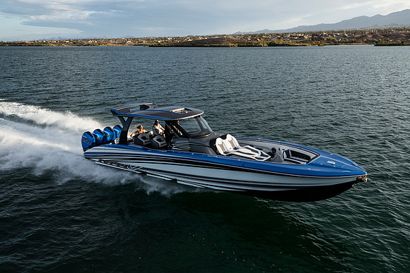 speedboat-mag-desert-storm-2022-tom-leigh-7572
