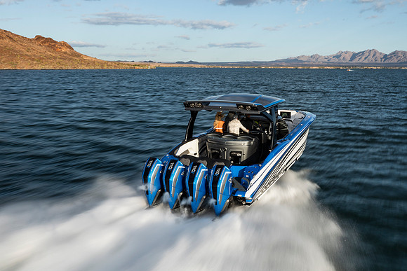speedboat-mag-desert-storm-2022-tom-leigh-7846