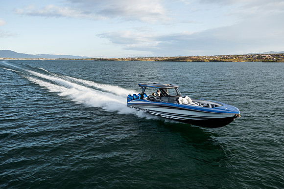 speedboat-mag-desert-storm-2022-tom-leigh-7578
