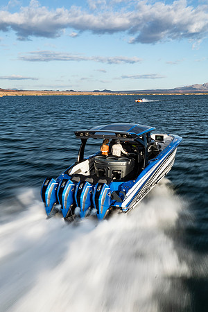 speedboat-mag-desert-storm-2022-tom-leigh-7877