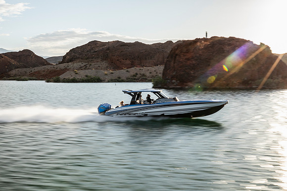 speedboat-mag-desert-storm-2022-tom-leigh-7647