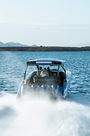 speedboat-mag-desert-storm-2022-tom-leigh-9008