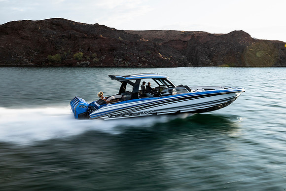 speedboat-mag-desert-storm-2022-tom-leigh-7670