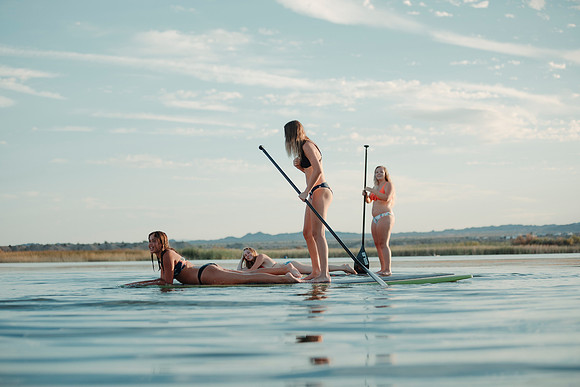 lexi-calia-paddle-board-2020-tom-leigh-566