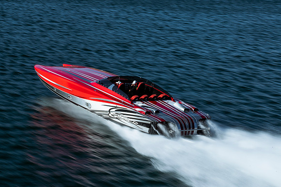 speedboat-mag-desert-storm-2022-tom-leigh-0569