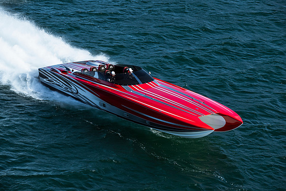 speedboat-mag-desert-storm-2022-tom-leigh-0604