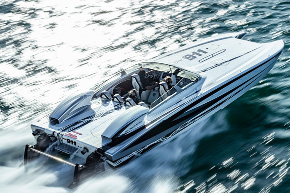 speedboat-mag-desert-storm-2022-tom-leigh-0485