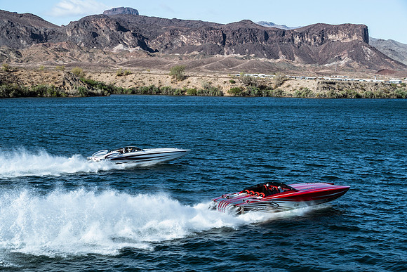 speedboat-mag-desert-storm-2022-tom-leigh-0708