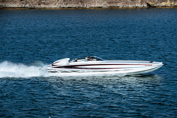 speedboat-mag-desert-storm-2022-tom-leigh-0758