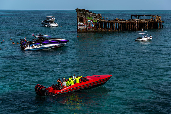 bahamas-fast-boats-poker-run-2025-tom-leigh-9797