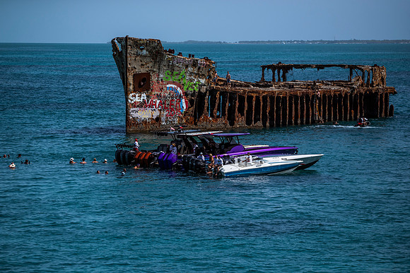 bahamas-fast-boats-poker-run-2025-tom-leigh-8129