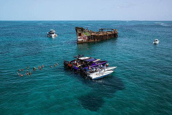 bahamas-fast-boats-poker-run-2025-tom-leigh-9655